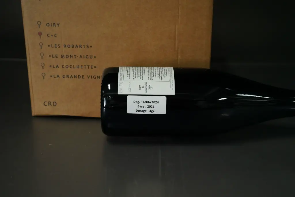 Suenen C+C Grand Cru Extra Brut NV (750ml) 2.webp