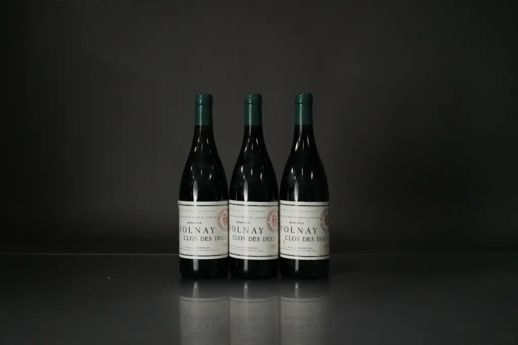 Angerville Volnay Clos du Ducs 1999 (750ml)
