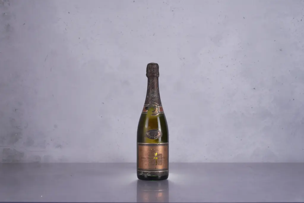 Veuve Clicquot Ponsardin Brut Rose 1979 (750ml)